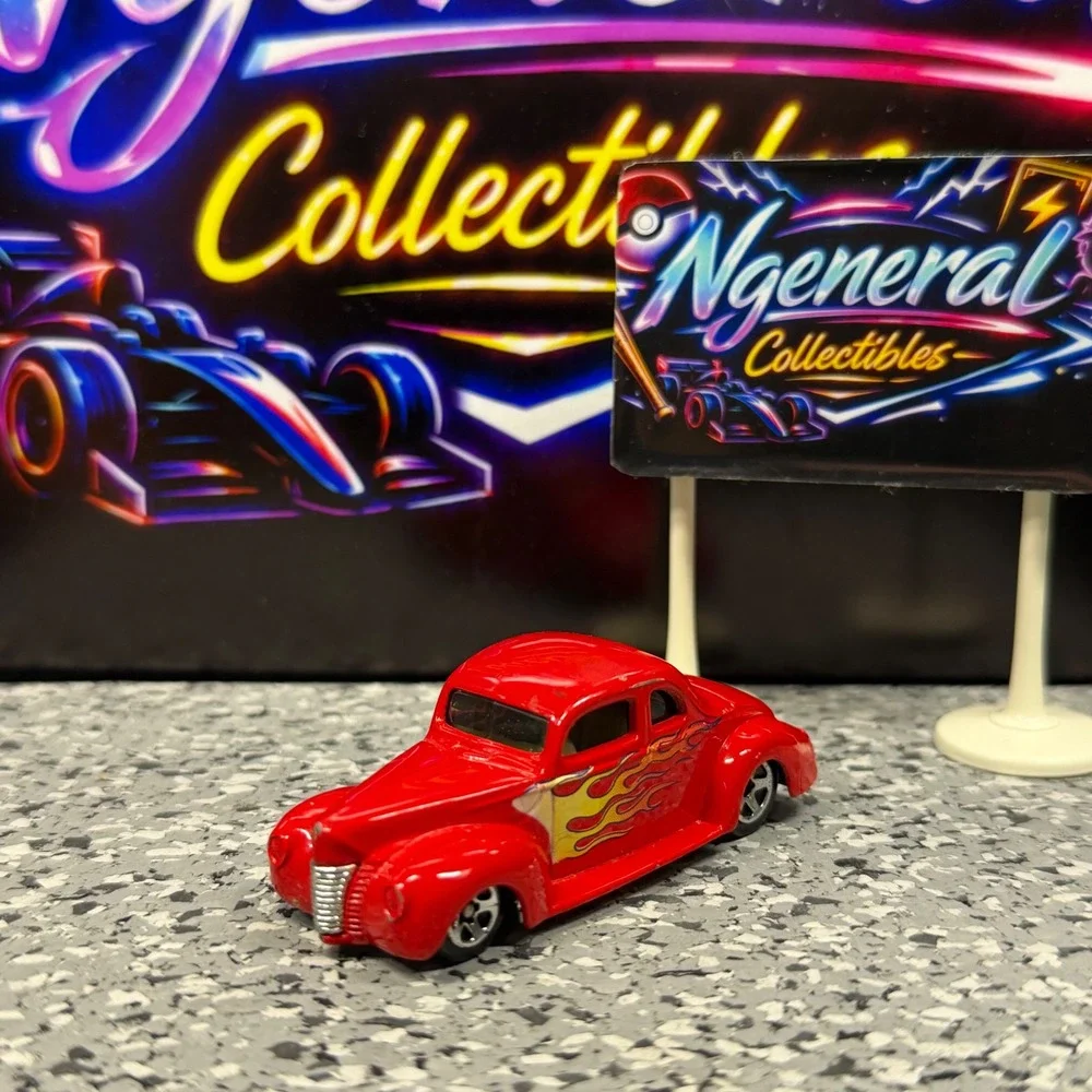 Hot Wheels 2001 Mattel 40 Ford Coupe Red with Flame Decals Diecast Car 1:64